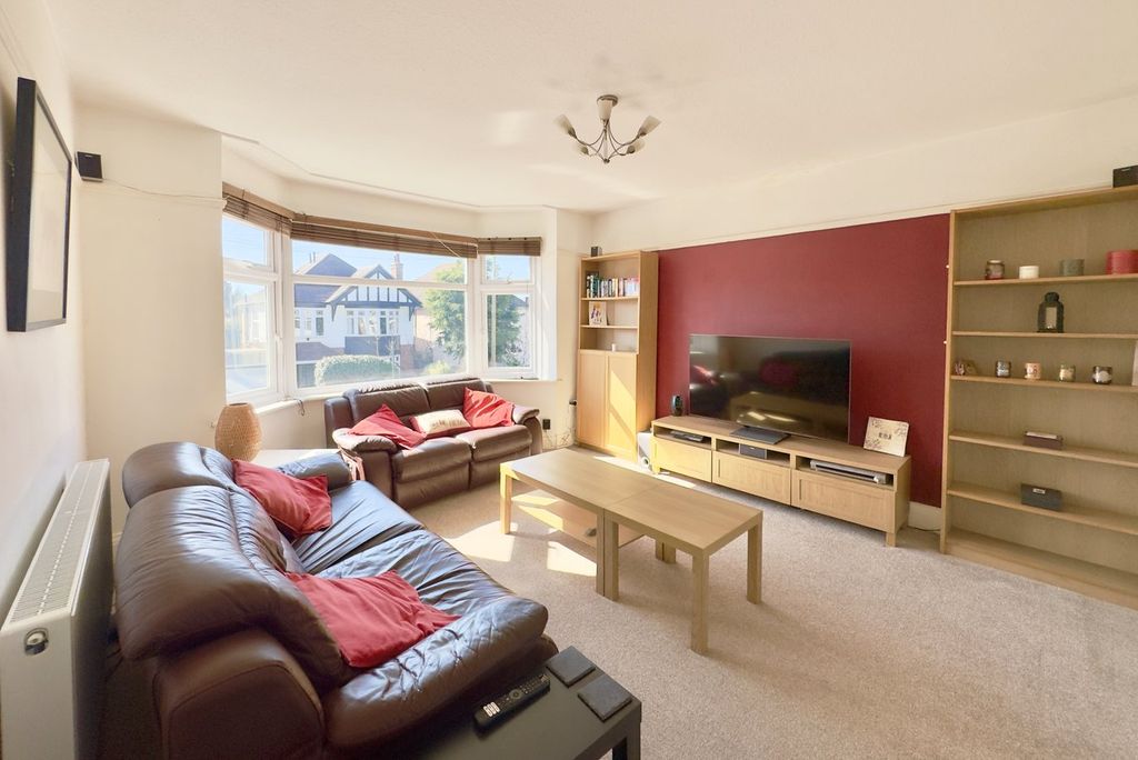 Property photo 3 of 18