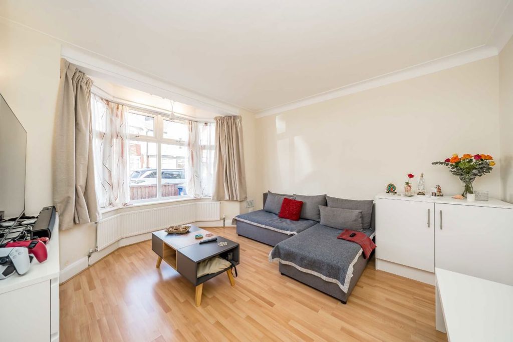 Property photo 2 of 7