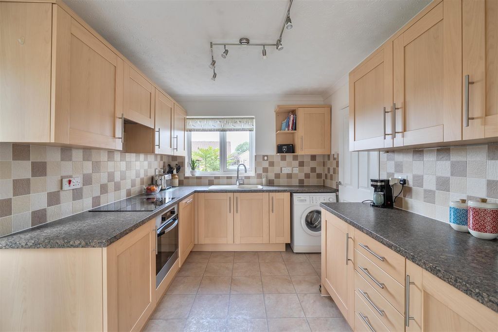 Property photo 2 of 16 Kitchen