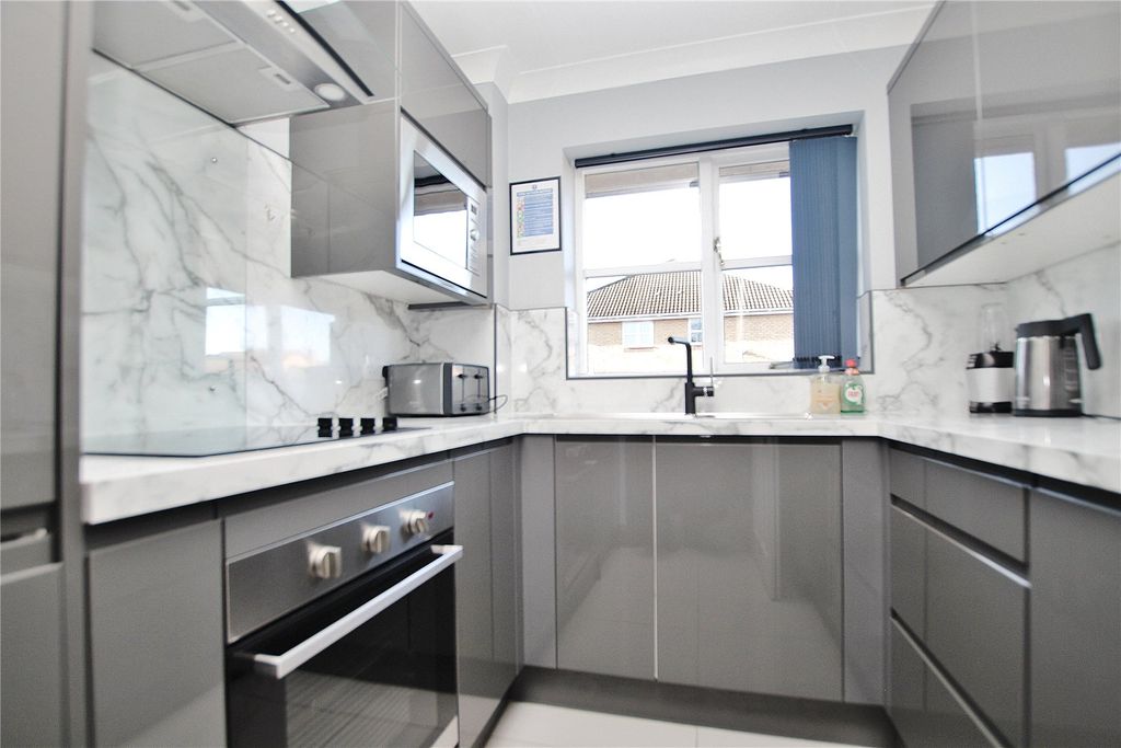 Property photo 2 of 9 Picture No. 06