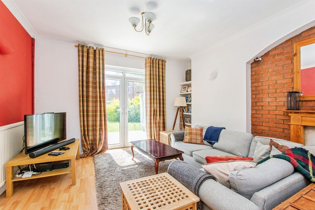 Property photo 2 of 17