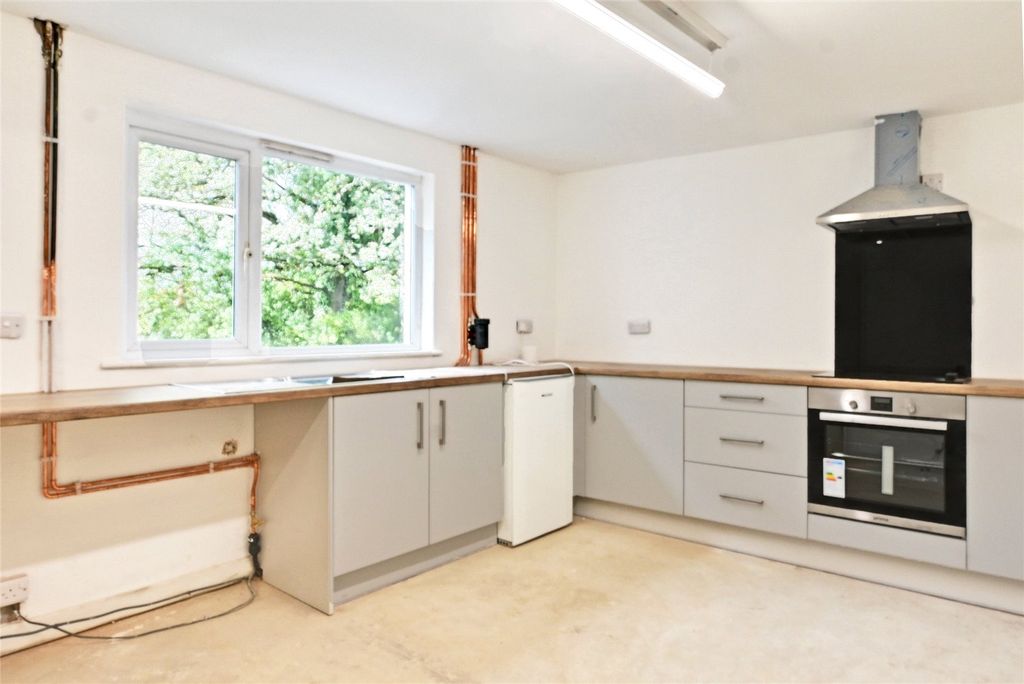 Property photo 3 of 16 Kitchen Diner