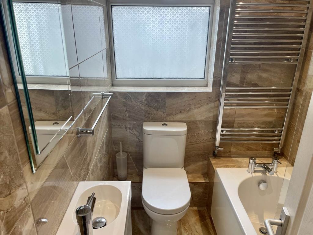 Property photo 2 of 11 Bath 2