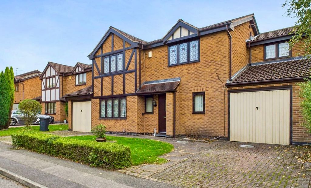 Property photo 1 of 21 Front