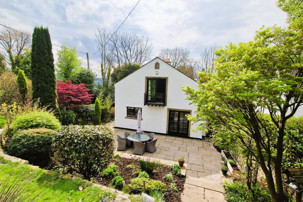 Property photo 3 of 45 Gardens