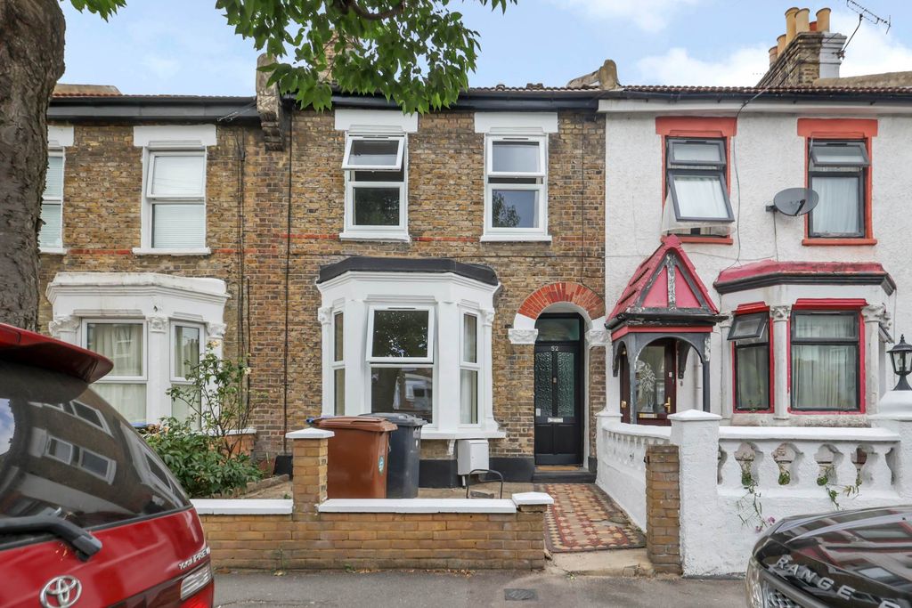 Property photo 1 of 28