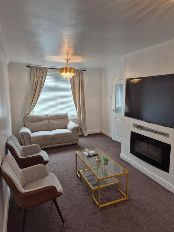 Property photo 3 of 15 1000007673.Jpg