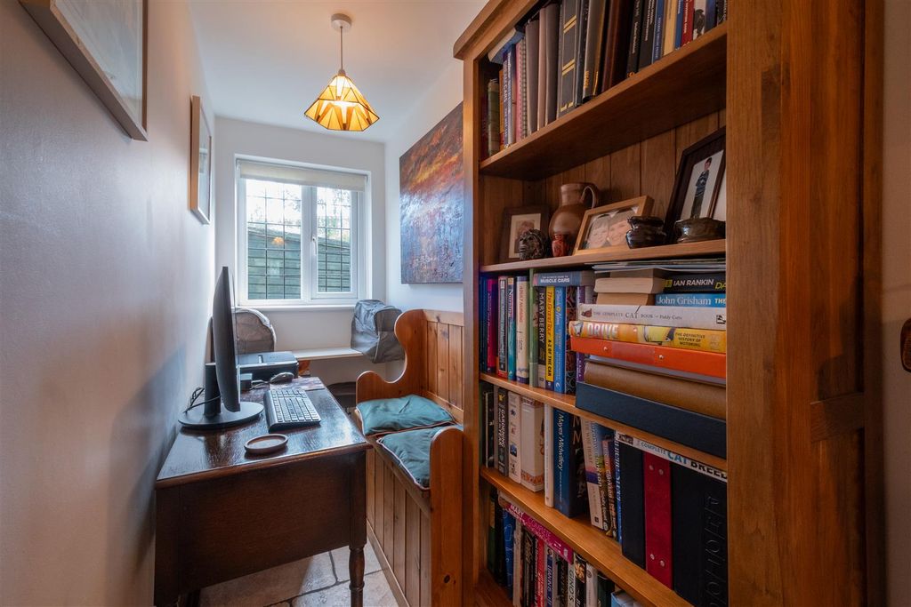 Property photo 3 of 23 Stmart-8.Jpg