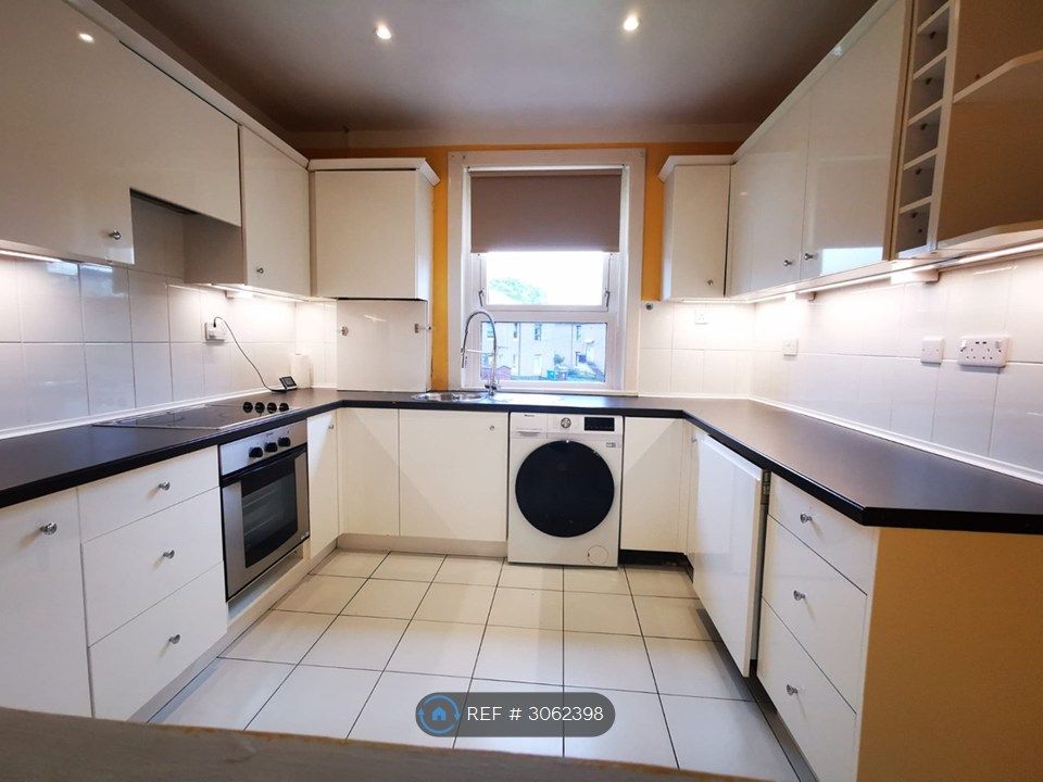 Property photo 3 of 15 Kitchen