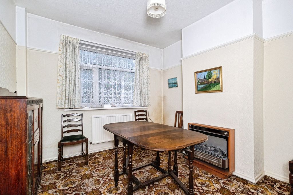 Property photo 2 of 17 Photo