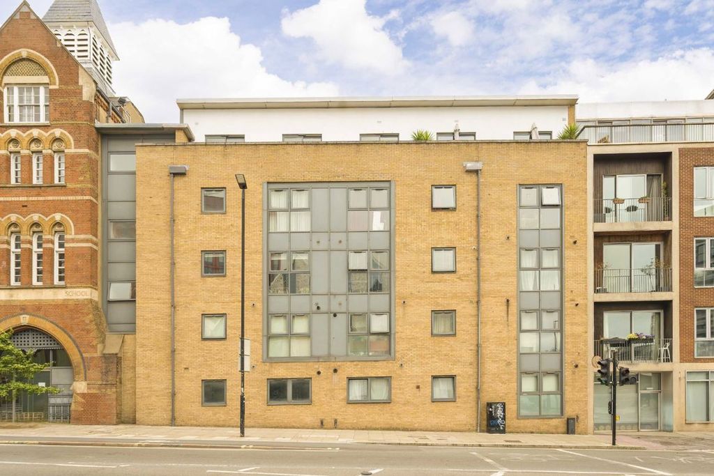 Property photo 1 of 6