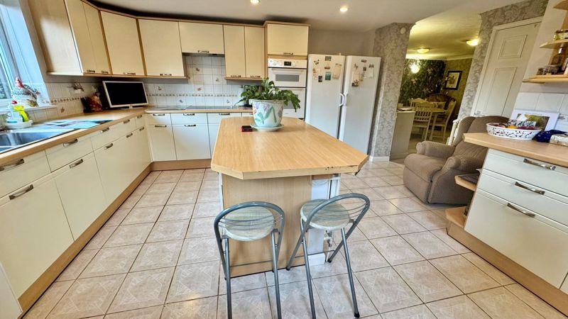 Property photo 3 of 25 Photo 7