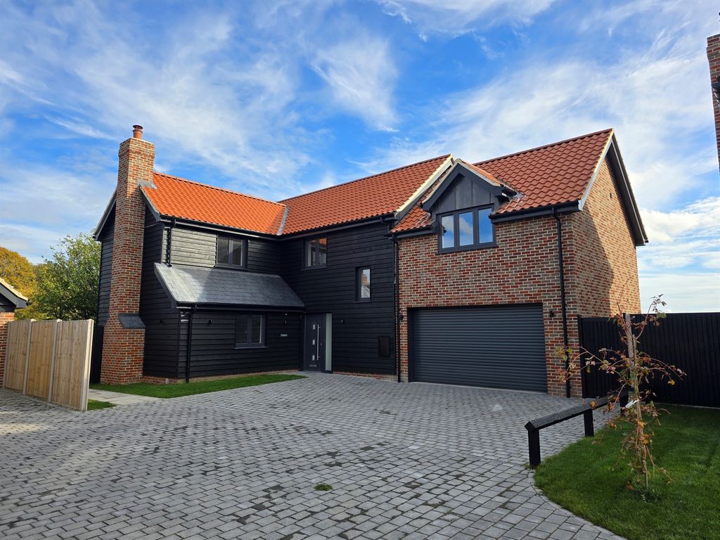 Property photo 1 of 9