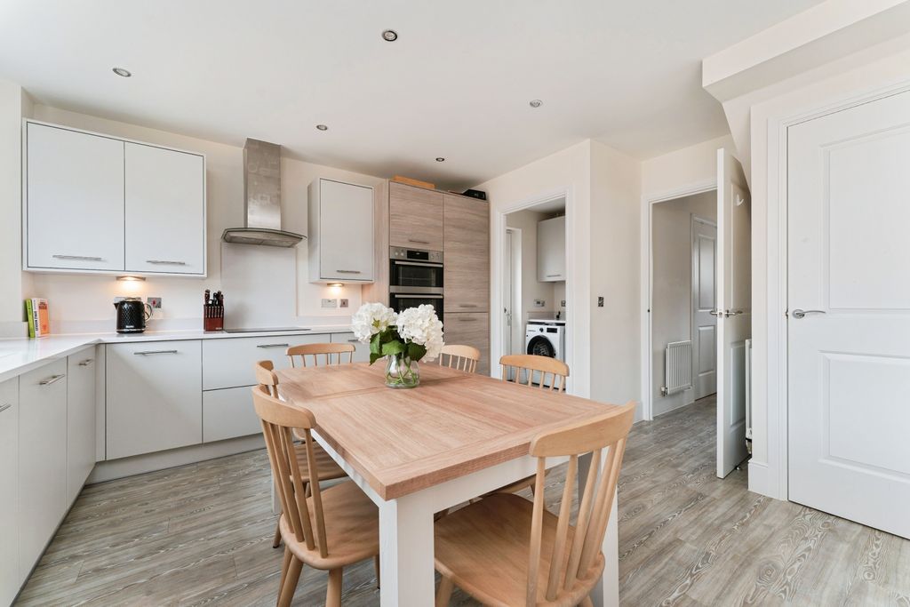 Property photo 3 of 21 Kitchen Diner