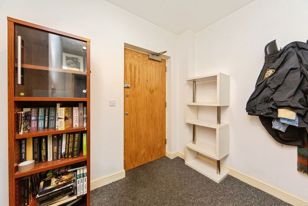 Property photo 2 of 14 Pbox-Img.Jpg