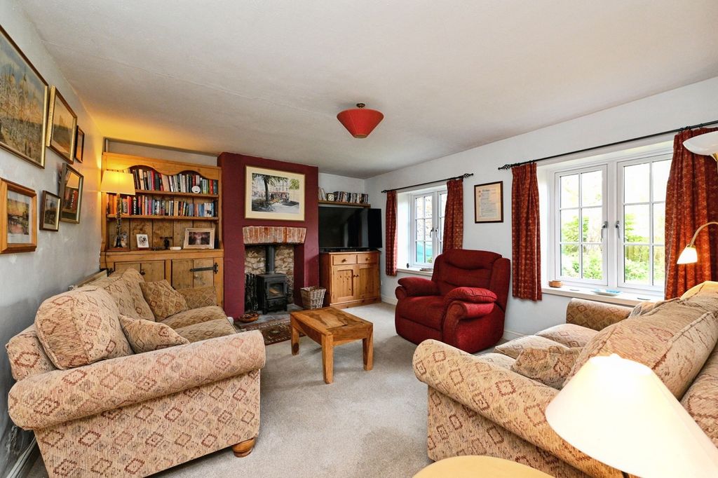 Property photo 3 of 32 Pbox-Img.Jpg