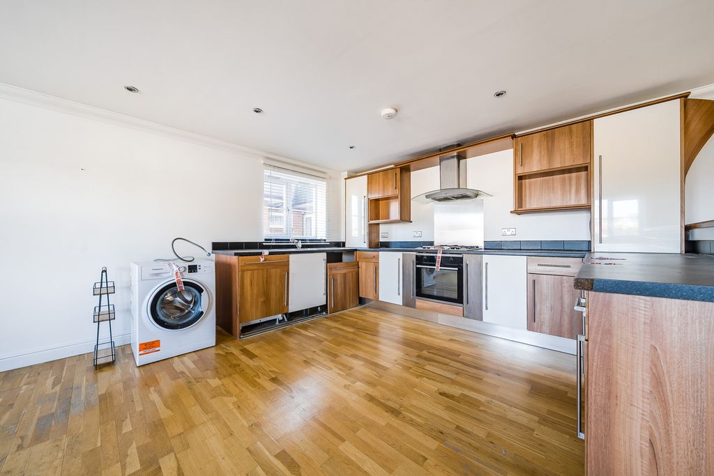 Property photo 2 of 13 Kitchen