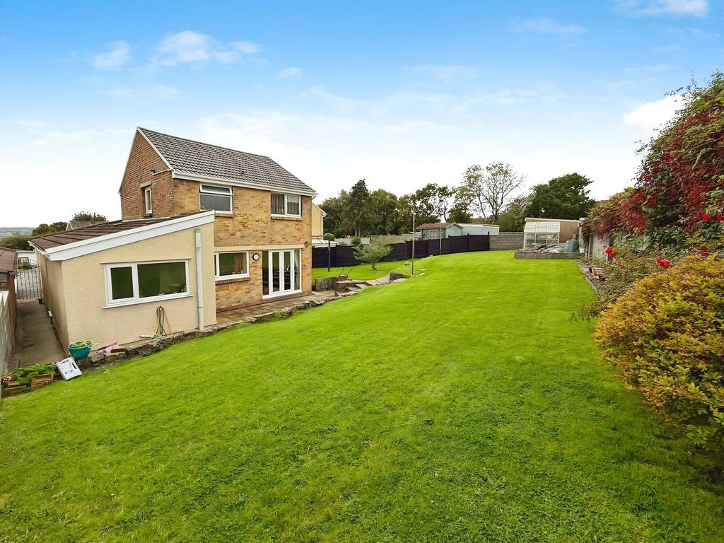 Property photo 2 of 39