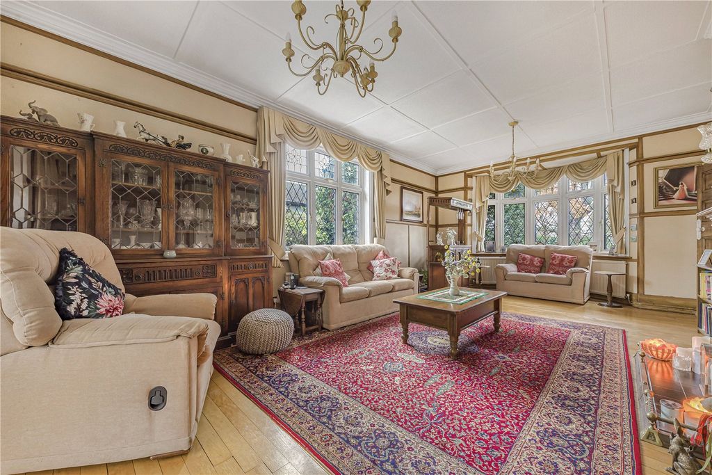 Property photo 2 of 39 Living Room