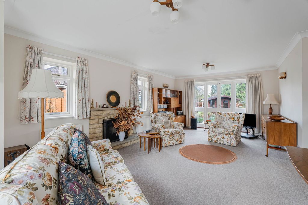 Property photo 2 of 20