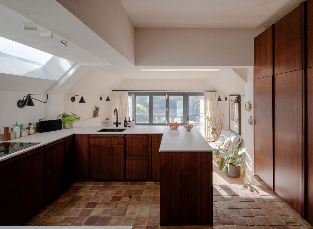 Property photo 1 of 43