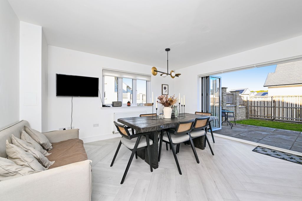 Property photo 2 of 19 Property Image 2