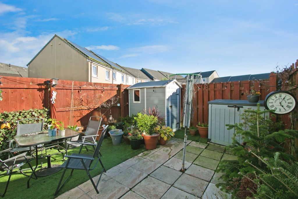 Property photo 2 of 17 Photo