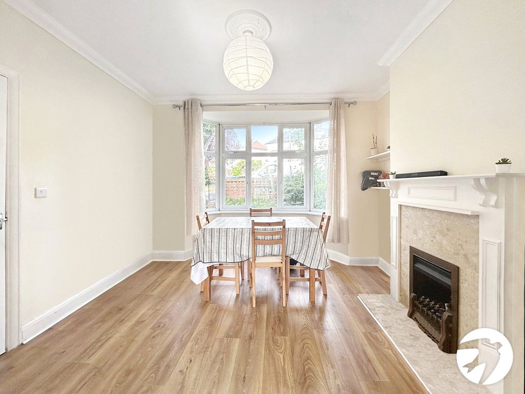 Property photo 3 of 16 Picture 3