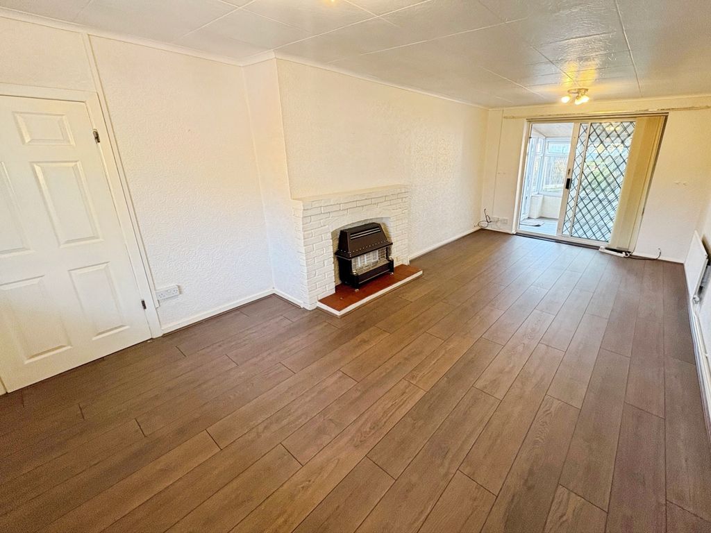 Property photo 2 of 9 Living/Dining Room