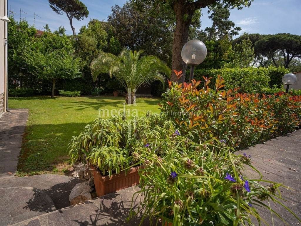 Property photo 1 of 29