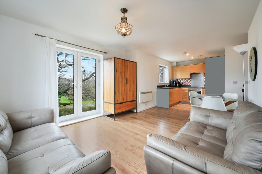 Property photo 2 of 17 Picture No. 22