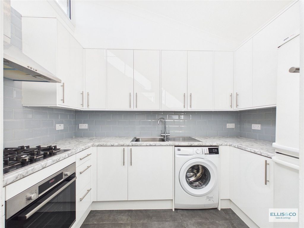 Property photo 1 of 8 Picture No. 08