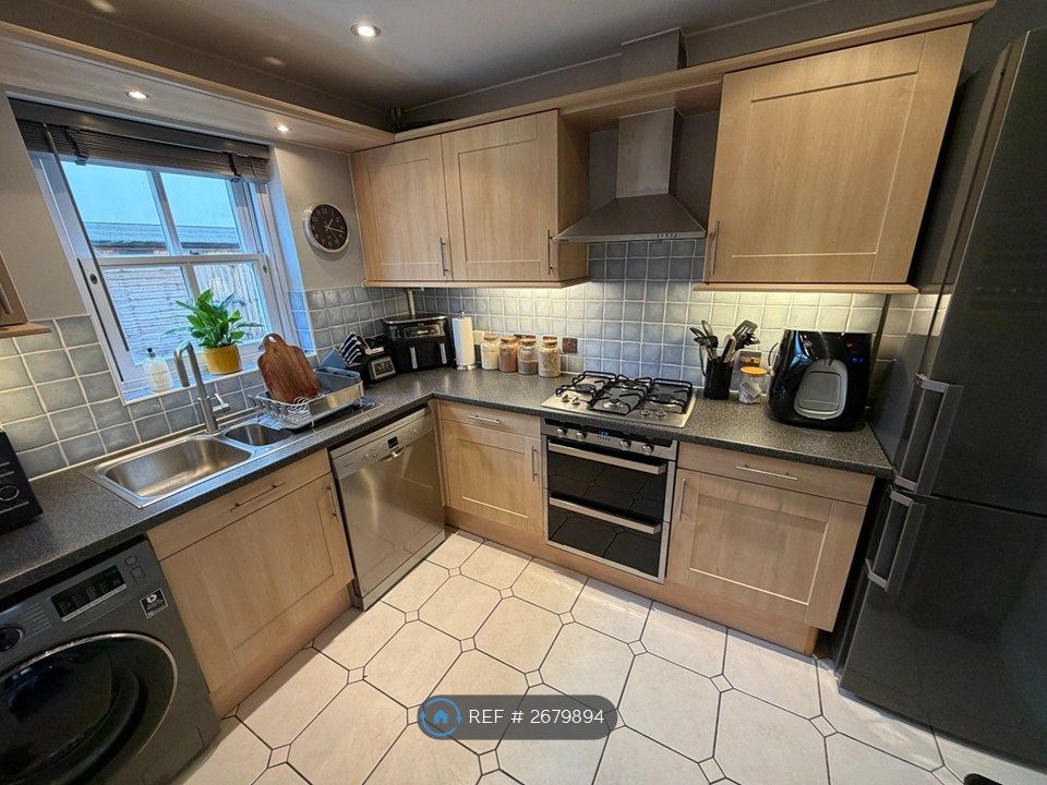 Property photo 3 of 21 Kitchen