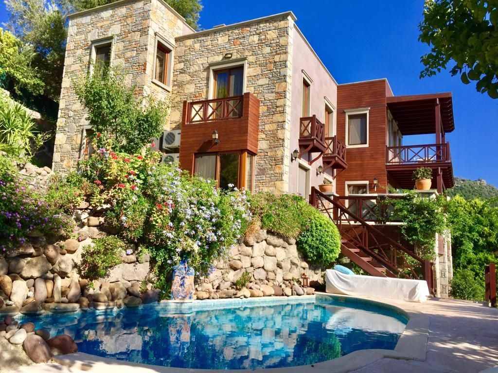 Property photo 1 of 19 Grand Stone Villa In Bodrum For Sale - Stunning Villa And Exterior