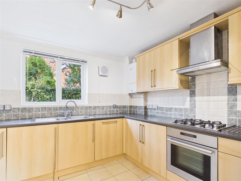 Property photo 3 of 8 Kitchen 1.Jpg