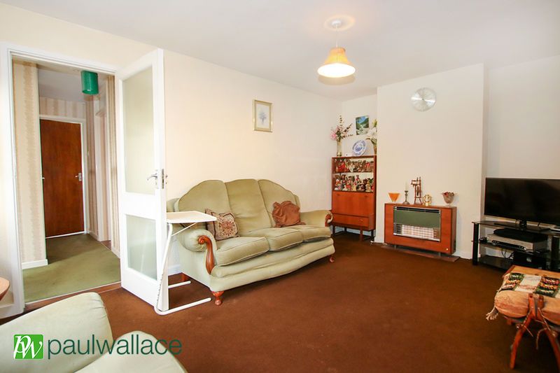 Property photo 2 of 9 Lounge