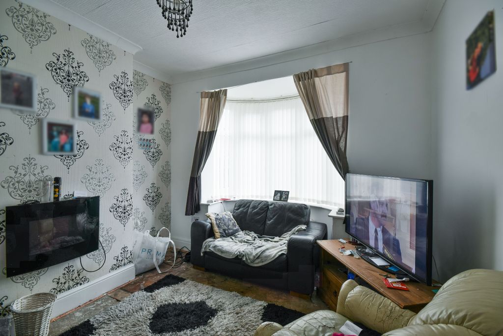 Property photo 2 of 18