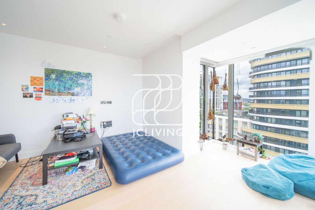 Property photo 2 of 18 Gallery