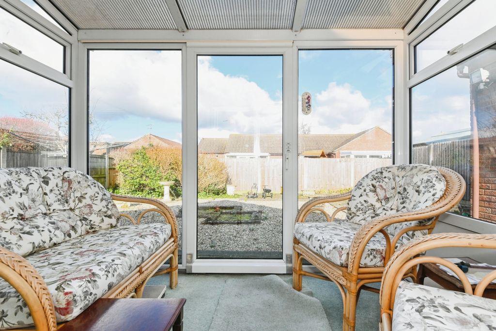 Property photo 2 of 15 Conservatory