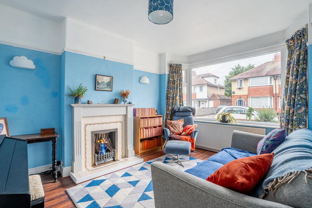 Property photo 2 of 17 Living Room