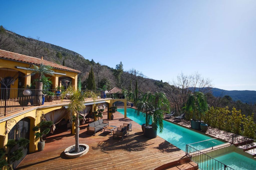 Property photo 3 of 27