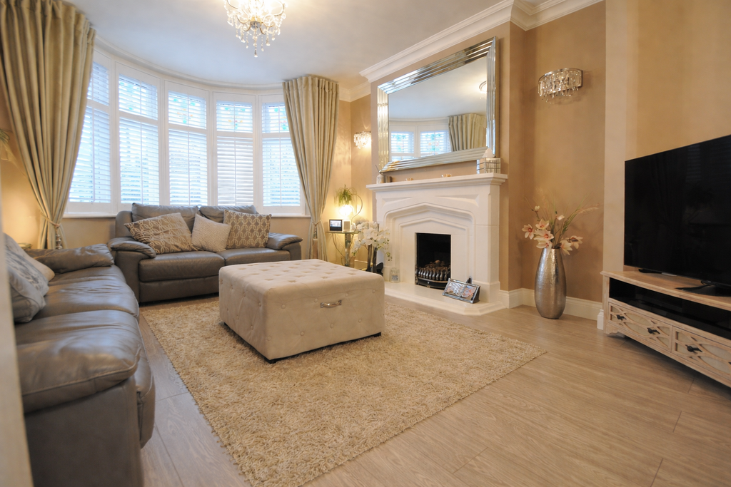 Property photo 3 of 19 324290Ca-5B02-4069-B2E5-Df2968Fc9B1F