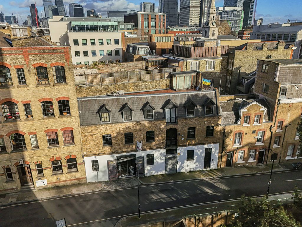 Property photo 2 of 26