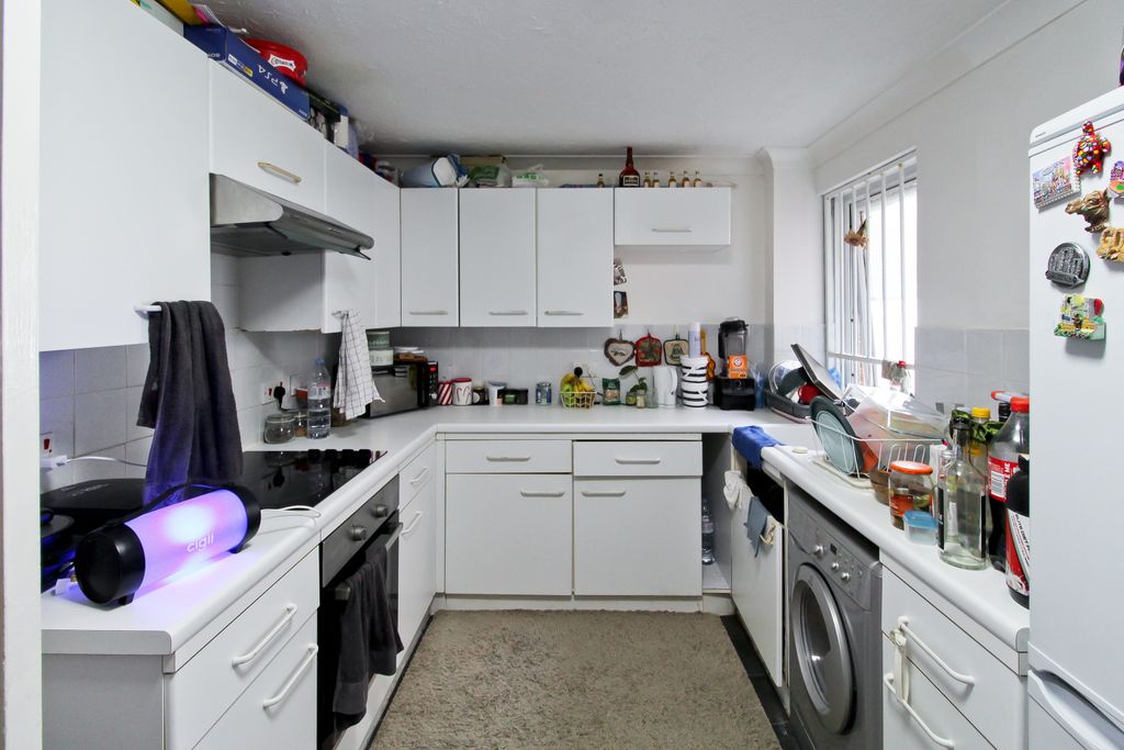 Property photo 3 of 6 Seprate Kitchen