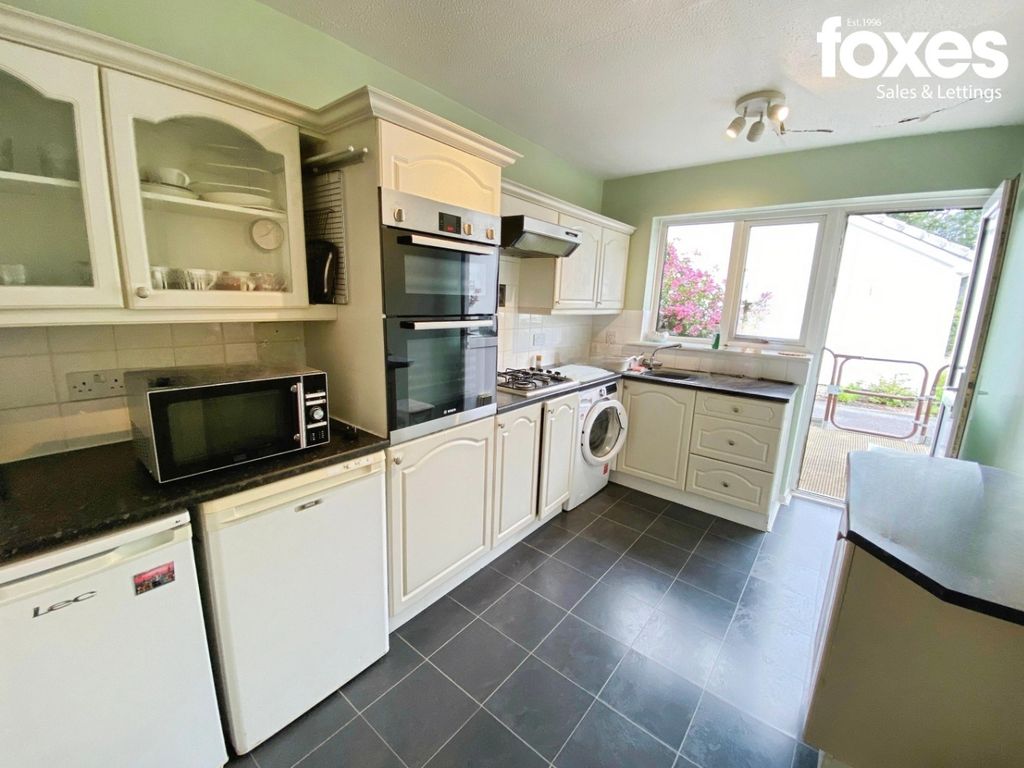 Property photo 3 of 12 4402772