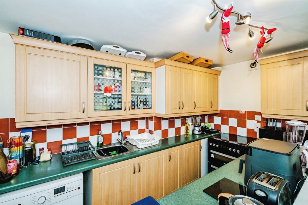 Property photo 2 of 12