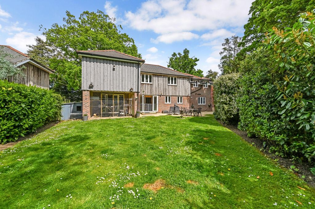Property photo 3 of 33