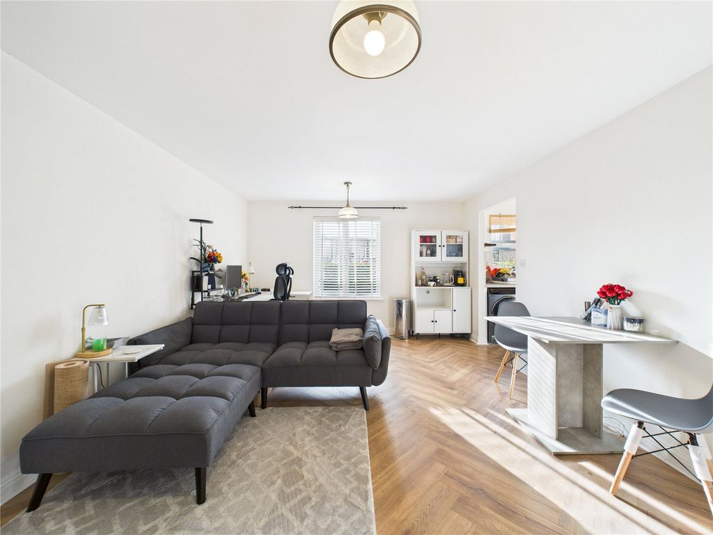 Property photo 1 of 14 Picture No. 13