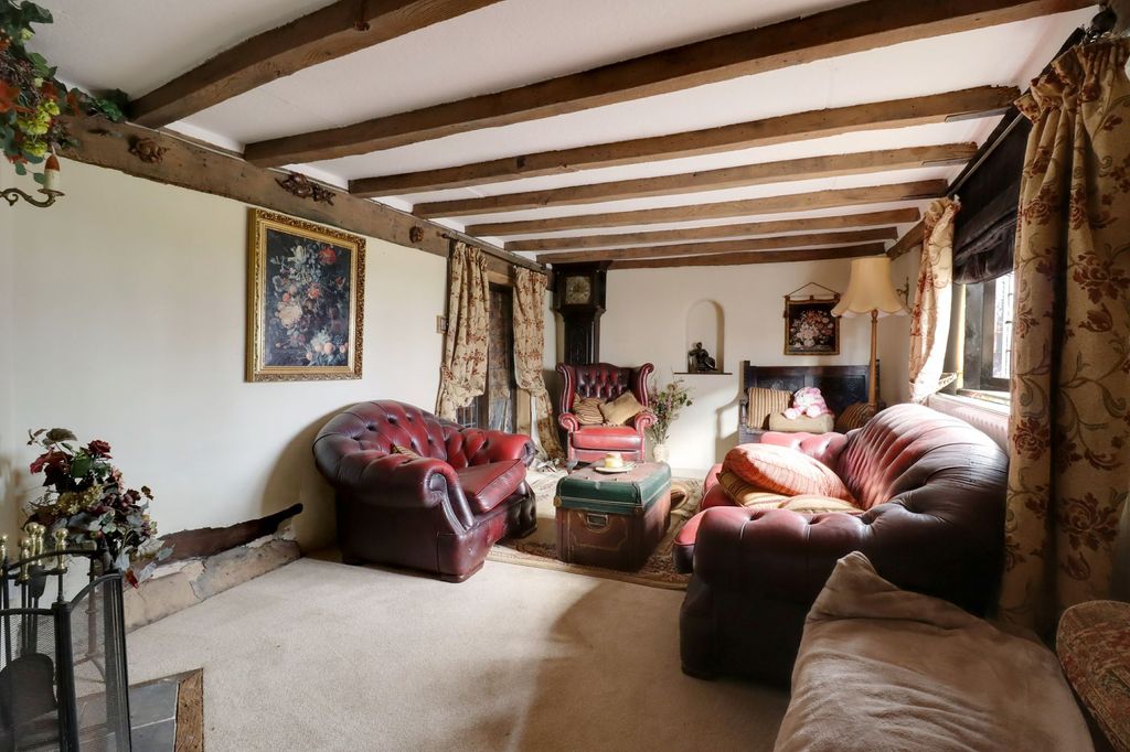 Property photo 3 of 40 Sitting Room