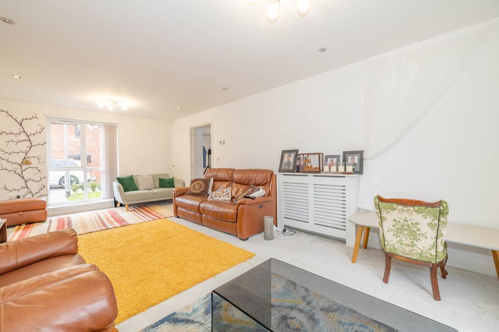 Property photo 3 of 27 Picture 3